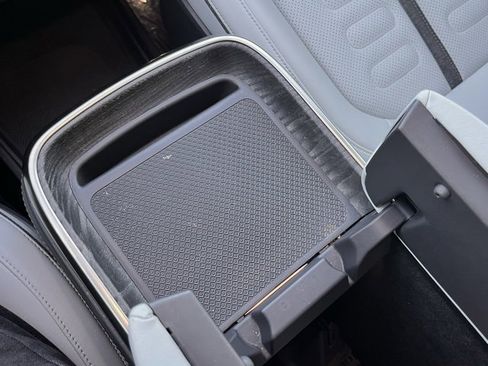 Used 2023 Rivian R1T Launch Edition image 21