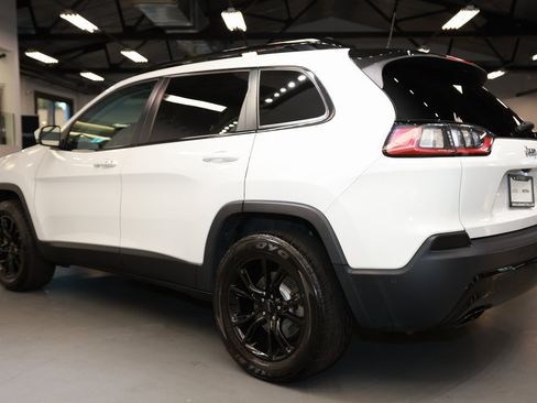 Used 2021 Jeep Cherokee Limited image 5