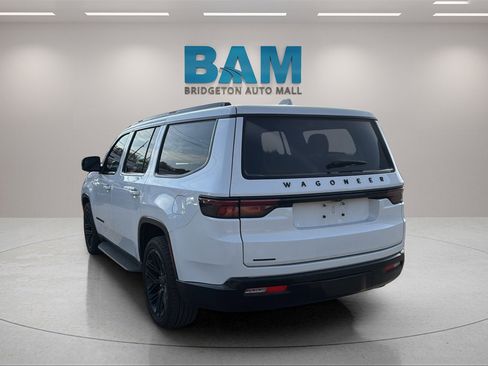 Used 2023 Jeep Wagoneer Series II image 5