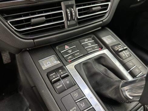 Used 2021 Porsche Macan AWD/4WD image 19