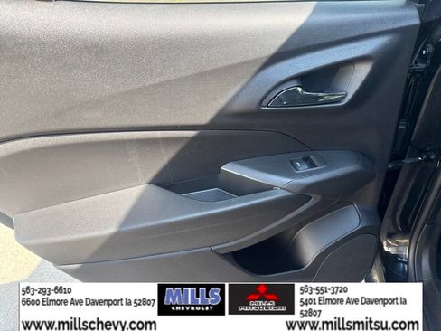 Used 2025 Chevrolet Trax RS w/ Driver Confidence Package FWD image 21