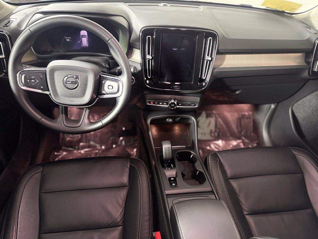 Used 2023 Volvo XC40 B5 Core w/ Convenience Package AWD/4WD image 11