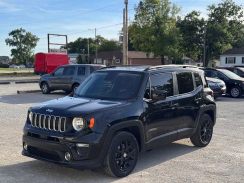 Used 2020 Jeep Renegade Latitude w/ Cold Weather Group FWD image 13