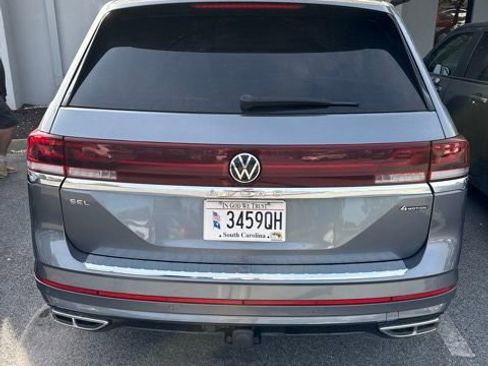 Used 2024 Volkswagen Atlas SEL Premium R-Line image 4