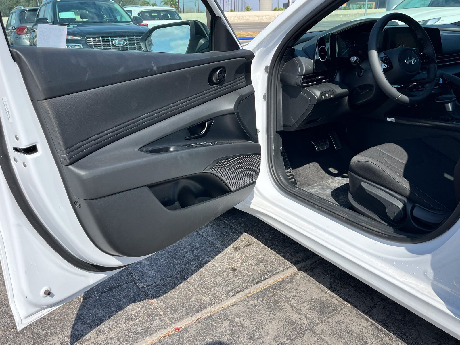 New 2025 Hyundai Elantra SEL FWD image 14