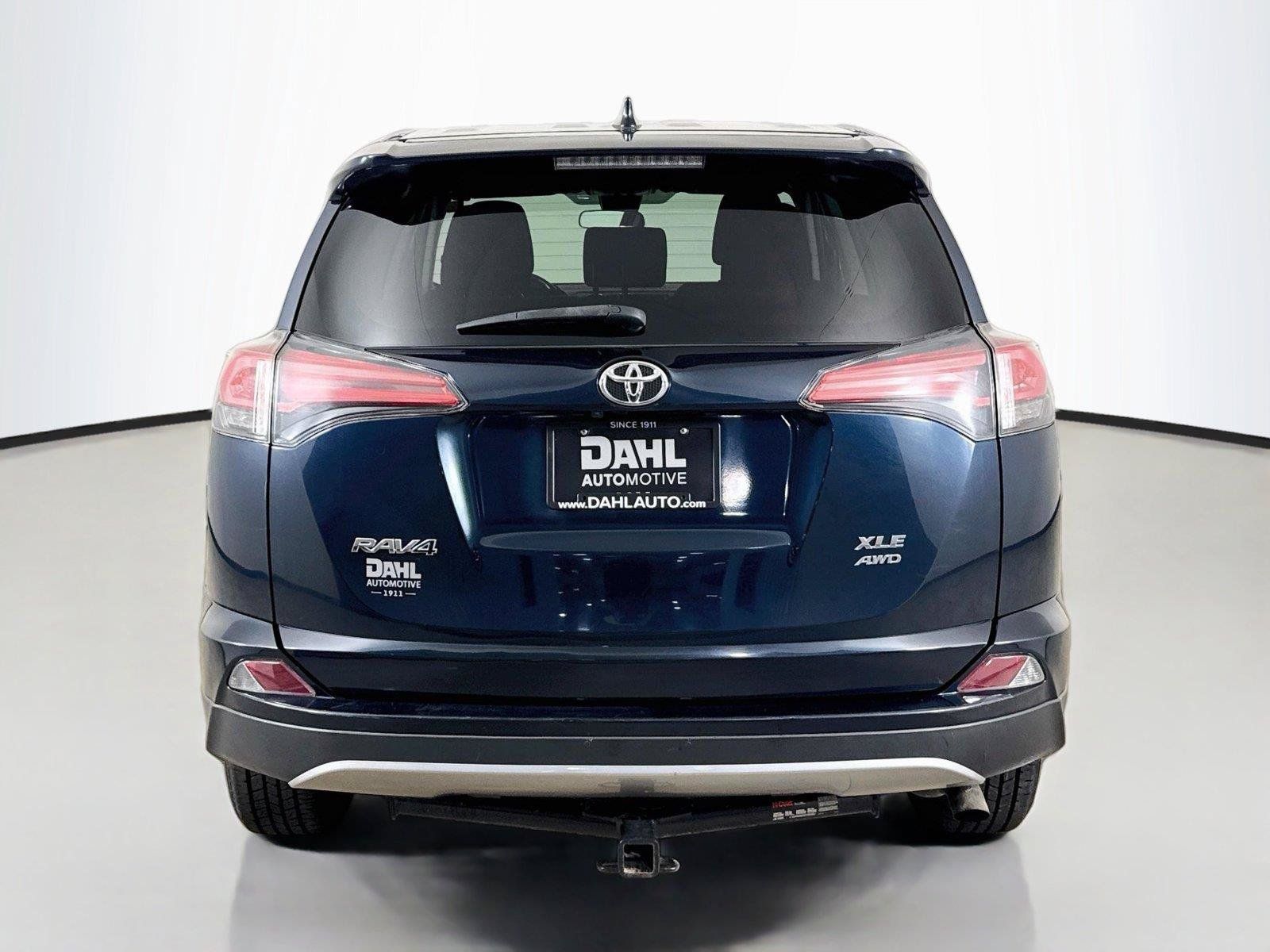 Used 2018 Toyota RAV4 XLE AWD/4WD image 12