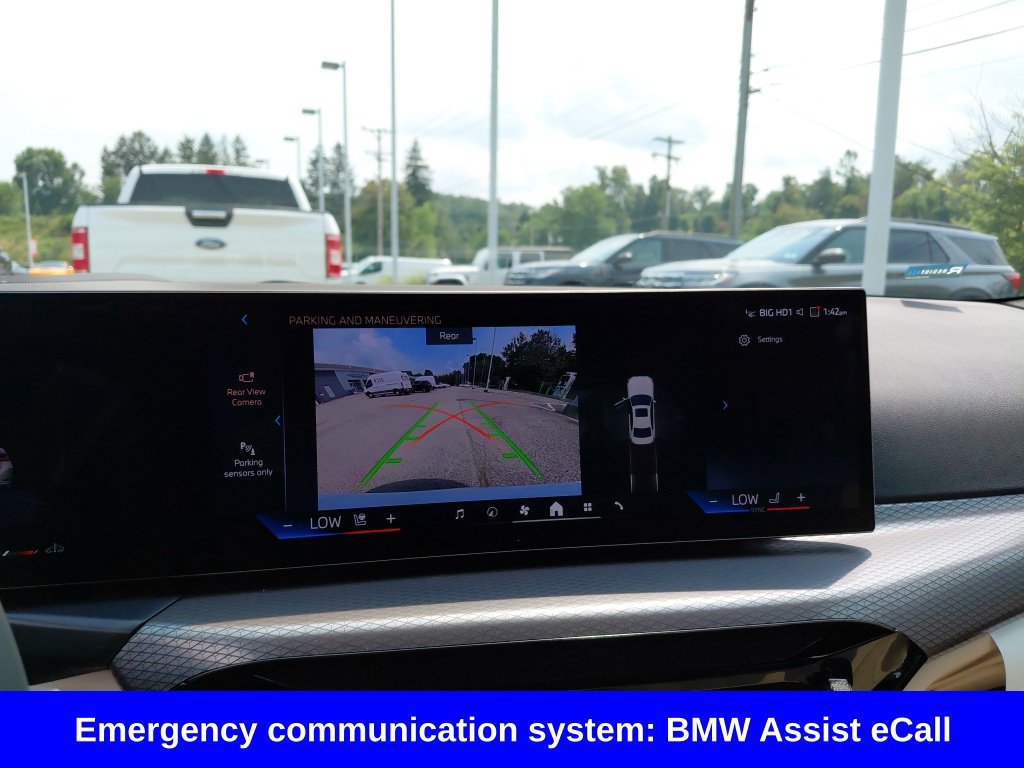 Used 2026 BMW 330i xDrive Sedan w/ Premium Package AWD/4WD image 25