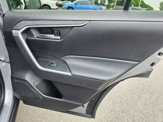 Used 2022 Toyota RAV4 XLE Premium AWD/4WD image 16