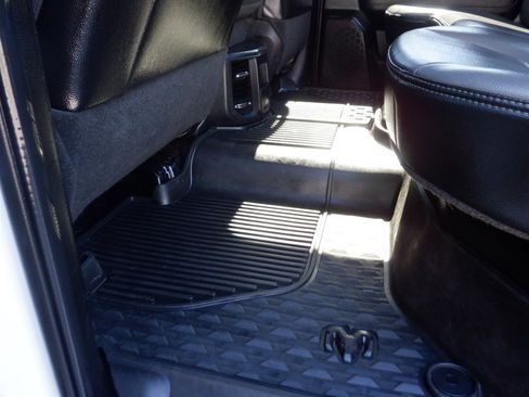 Used 2022 RAM 2500 Tradesman w/ Chrome Appearance Group image 11