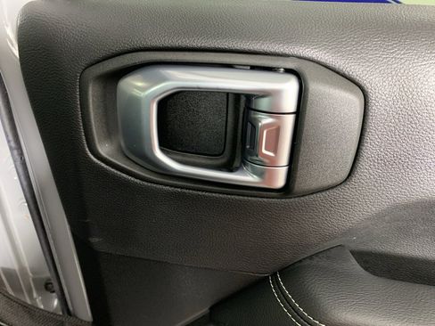 Used 2023 Jeep Gladiator Overland w/ LED Lighting Group image 36