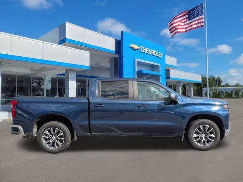 Used 2021 Chevrolet Silverado 1500 LT w/ All Star Edition Plus image 3