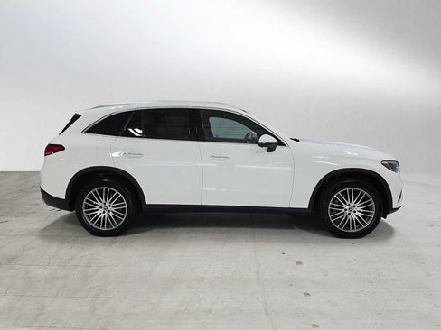 Used 2024 Mercedes-Benz GLC 300 4MATIC image 2