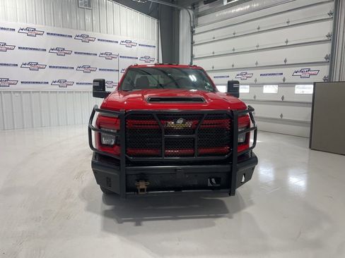 Used 2025 Chevrolet Silverado 2500 Custom w/ Custom Convenience Package image 9