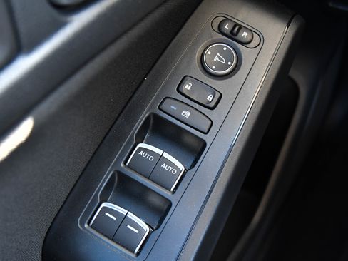 Used 2025 Honda Civic Sport image 32