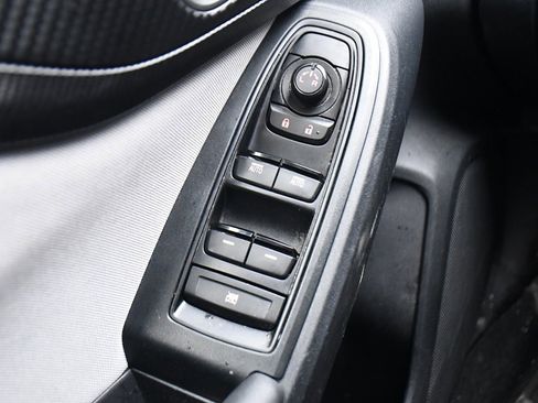 Used 2019 Subaru Crosstrek 2.0i Premium image 19