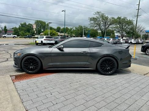 Used 2017 Ford Mustang GT Premium w/ GT Performance Package RWD image 4