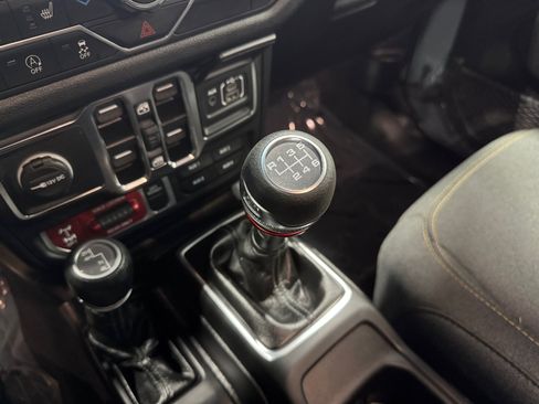Used 2025 Jeep Wrangler Unlimited Sport AWD/4WD image 22