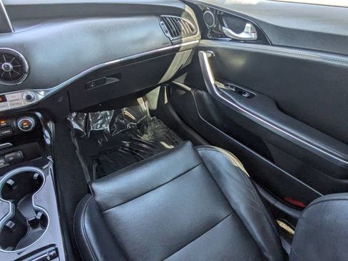 Used 2019 Kia Stinger RWD image 16