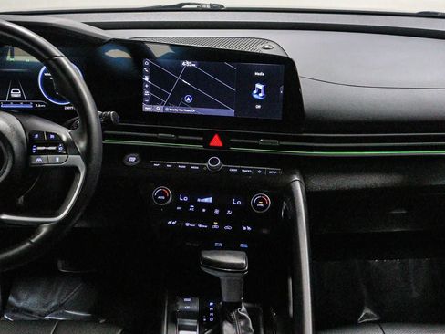 Used 2023 Hyundai Elantra Limited FWD image 14