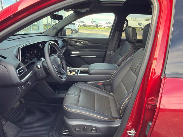 Used 2026 Chevrolet Traverse High Country w/ LPO, Floor Liner Package AWD/4WD image 7