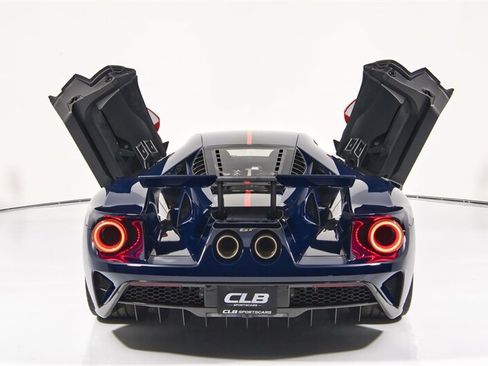 Used 2020 Ford GT Carbon Series RWD image 36