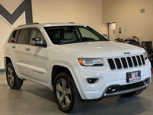 Used 2014 Jeep Grand Cherokee Overland AWD/4WD image 3