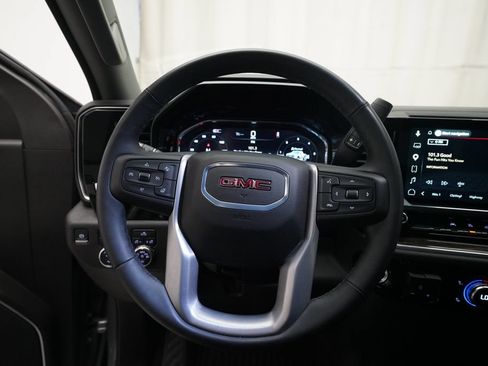 Used 2025 GMC Sierra 1500 Elevation AWD/4WD image 4