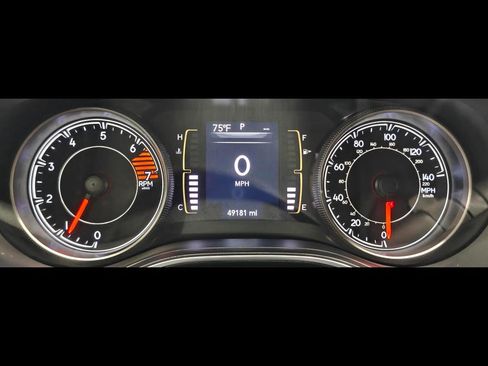 Used 2019 Jeep Cherokee Latitude Plus w/ Comfort/Convenience Group AWD/4WD image 56
