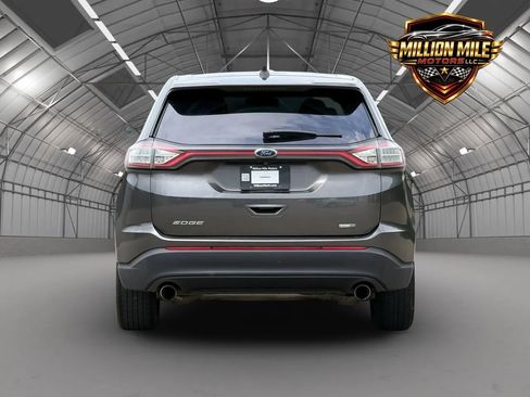Used 2017 Ford Edge SE AWD/4WD image 4