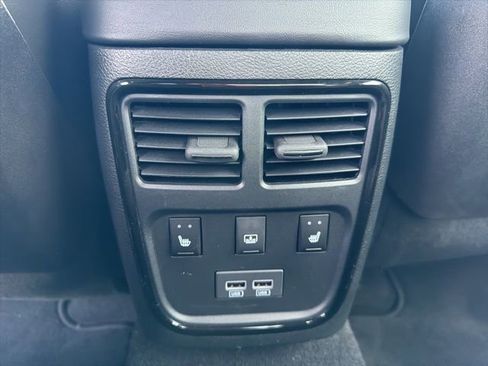 Used 2023 Chrysler 300 S w/ Comfort Group image 12