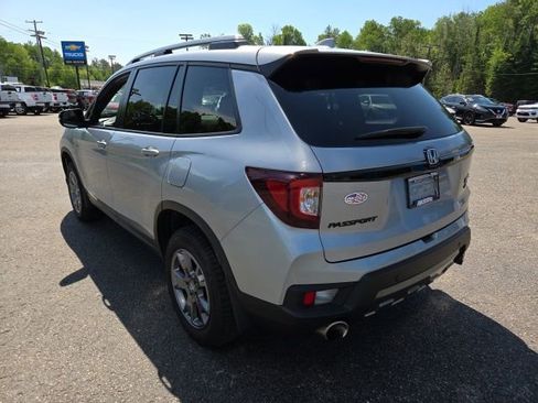 Used 2024 Honda Passport TrailSport image 5