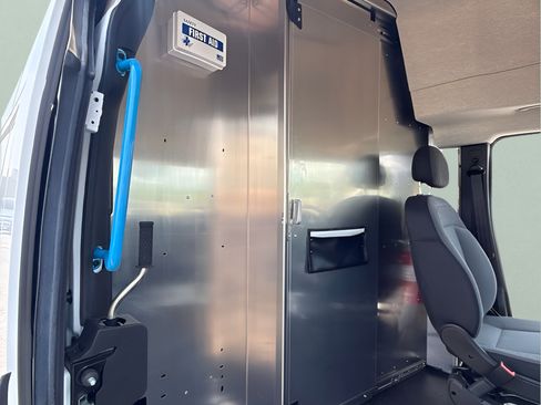 Used 2024 RAM ProMaster 3500 w/ Delivery Van Package FWD image 31