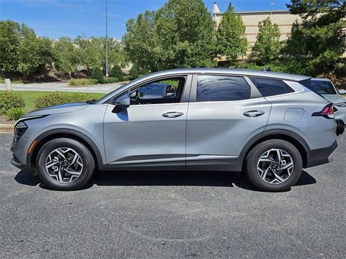 Used 2024 Kia Sportage LX image 4