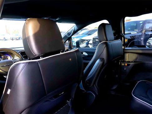 New 2026 Chrysler Pacifica Limited image 18