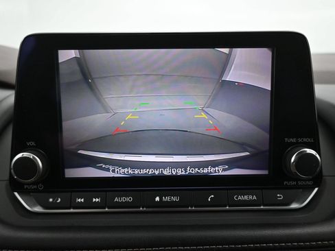 Used 2022 Nissan Rogue SV AWD/4WD image 16