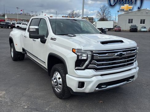Used 2024 Chevrolet Silverado 3500 High Country w/ High Country Premium Package image 1