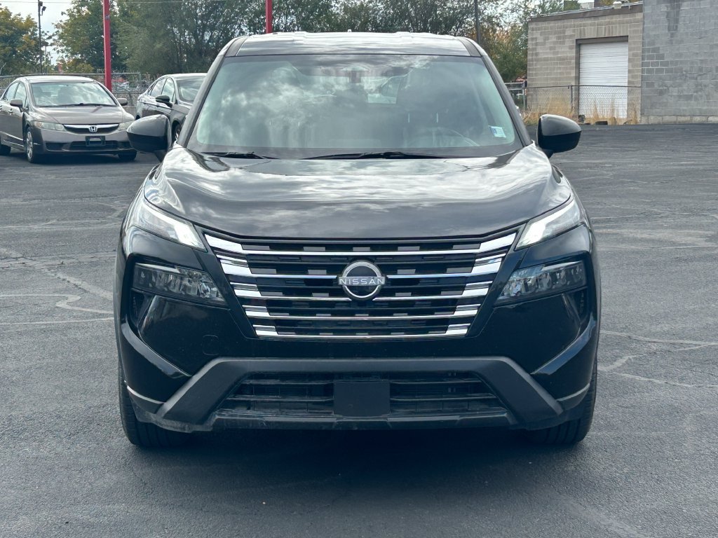 Used 2025 Nissan Rogue SV FWD image 8