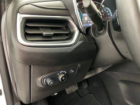 Certified 2024 Chevrolet Equinox Premier image 30