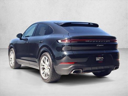 Used 2024 Porsche Cayenne Coupe AWD/4WD image 3