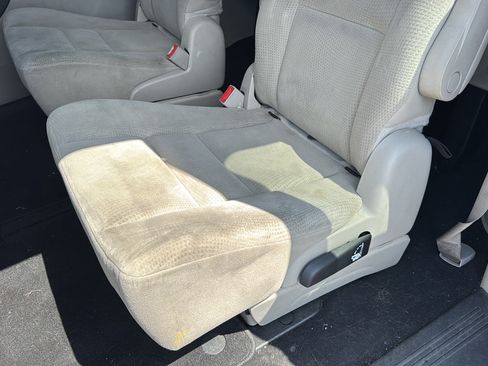 Used 2014 Dodge Grand Caravan SXT FWD image 19