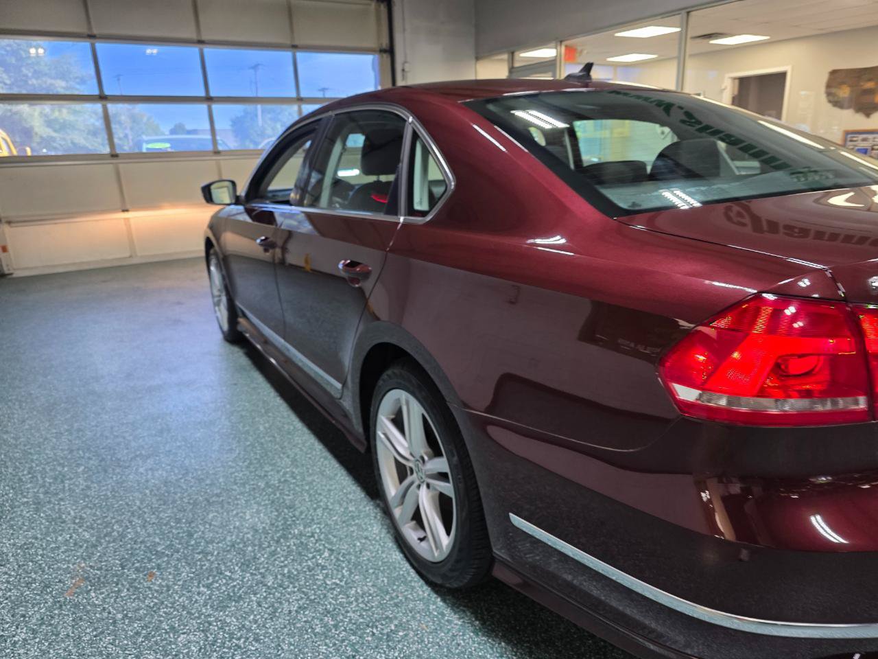 Used 2013 Volkswagen Passat TDI SE FWD image 10