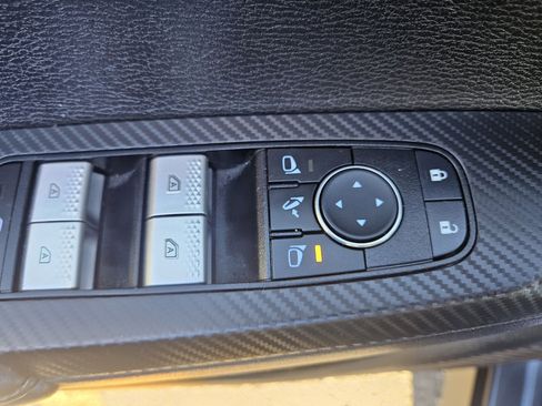 Used 2024 Mitsubishi Outlander AWD image 17