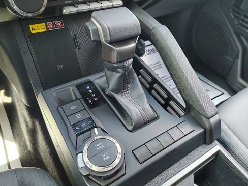 Certified 2024 Toyota Tacoma SR5 AWD/4WD image 37