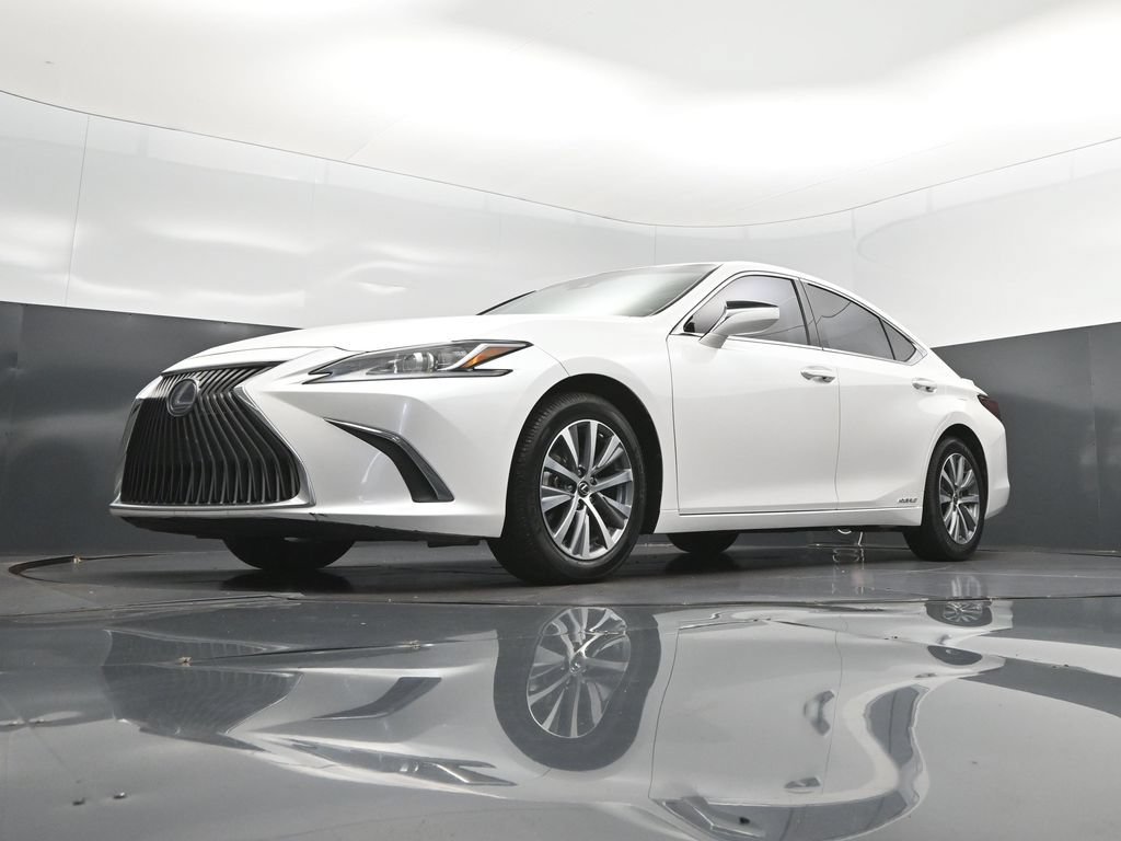 Certified 2021 Lexus ES 300h w/ Accessory Package FWD image 38