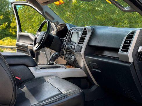 Used 2016 Ford F150 Lariat w/ Equipment Group 502A Luxury AWD/4WD image 5
