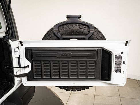 Used 2022 Jeep Wrangler Willys image 17