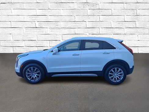 Used 2021 Cadillac XT4 Premium Luxury image 3