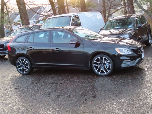 Used 2018 Volvo V60 T5 Dynamic image 20