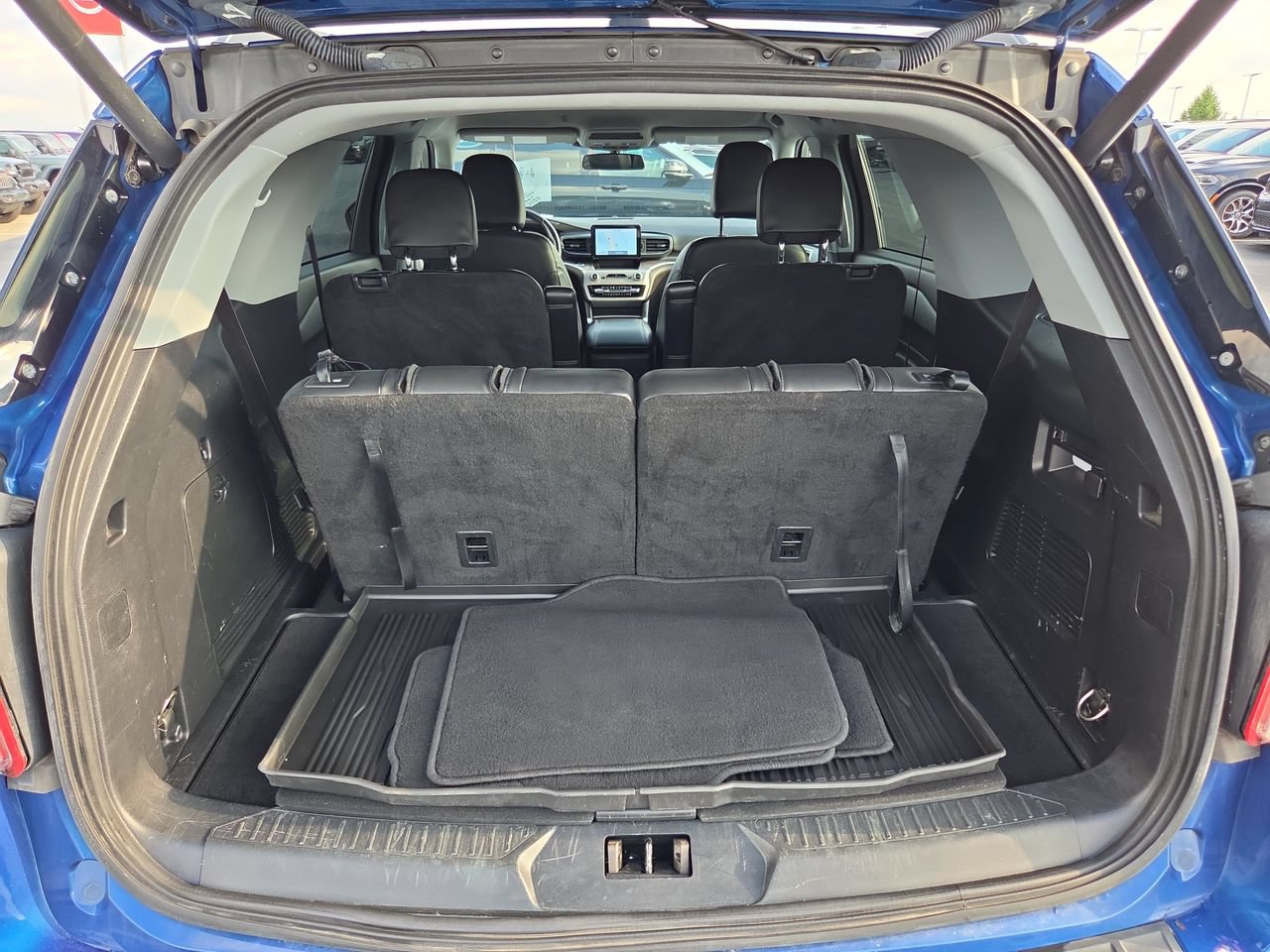 Used 2022 Ford Explorer XLT AWD/4WD image 11