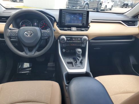 Used 2022 Toyota RAV4 XLE image 18